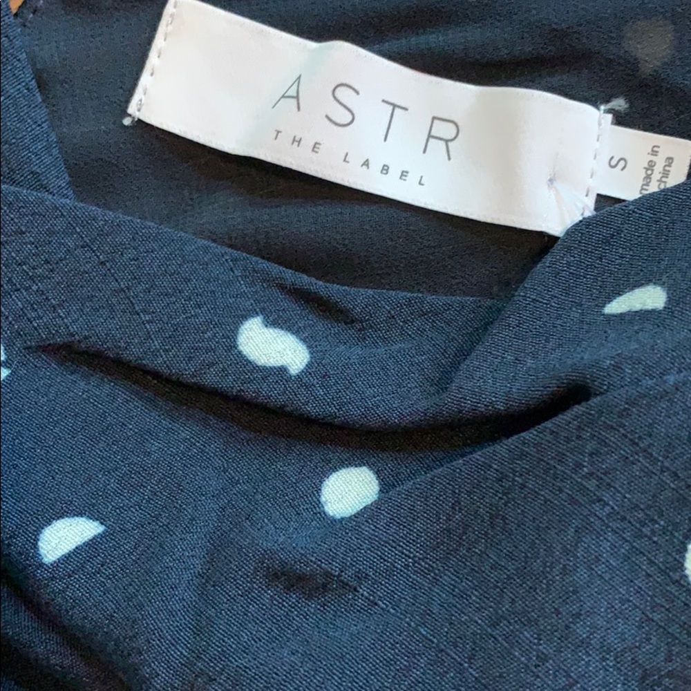 ASTR the label black and white cami - Picture 4 of 5